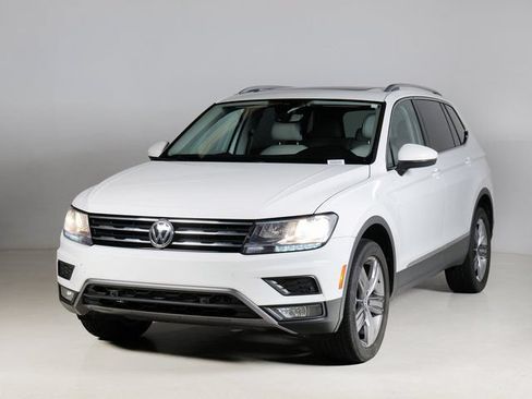 Used 2021 Volkswagen Tiguan SE AWD/4WD image 29