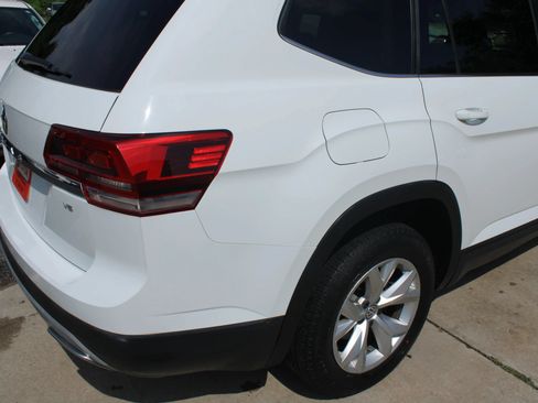 Used 2018 Volkswagen Atlas Launch Edition FWD image 9