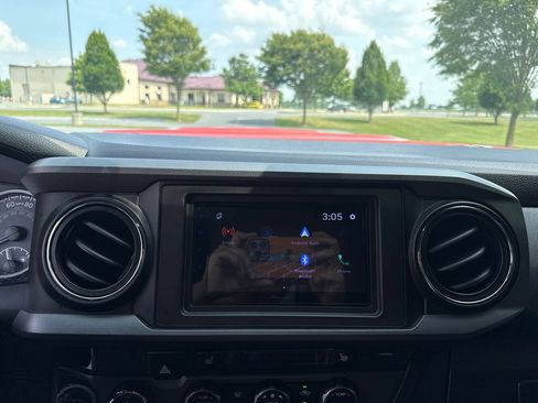Used 2017 Toyota Tacoma TRD Sport w/ Premium & Technology Package AWD/4WD image 20