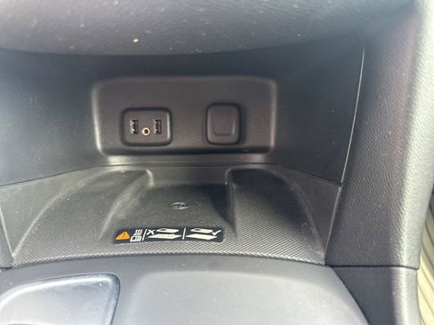 Used 2018 Chevrolet Equinox Premier FWD image 17