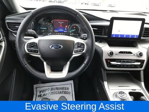 Used 2023 Ford Explorer XLT image 7