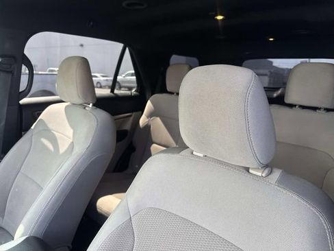 Certified 2019 Ford Explorer XLT FWD image 21
