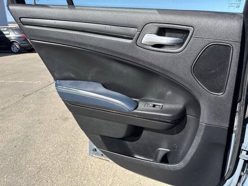 Used 2014 Chrysler 300 S RWD image 20