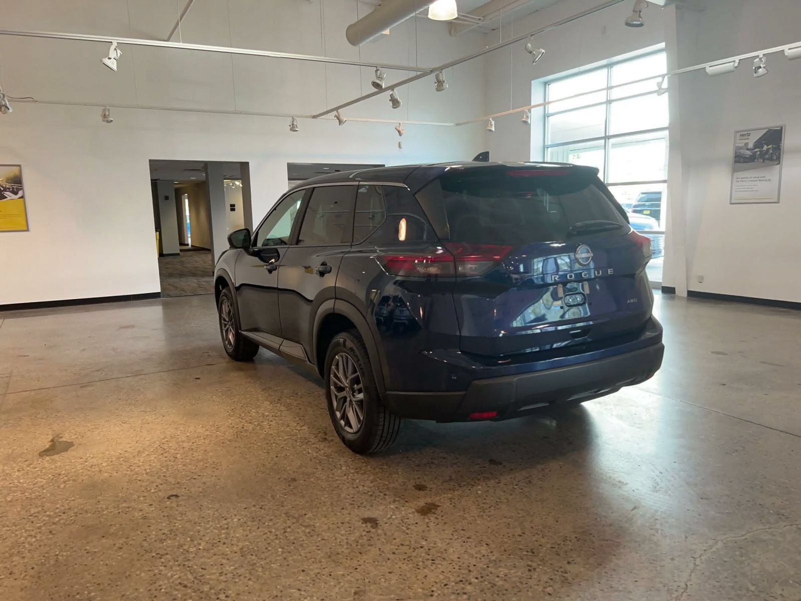 Used 2026 Nissan Rogue SV AWD/4WD image 10