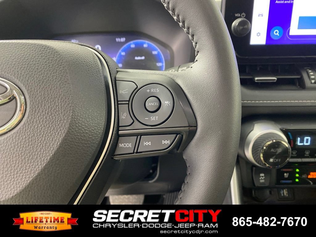 Used 2025 Toyota RAV4 Limited w/ Weather Package AWD/4WD image 15