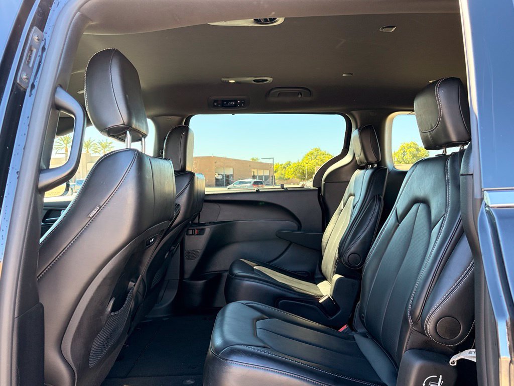 Certified 2025 Chrysler Pacifica Select FWD image 15