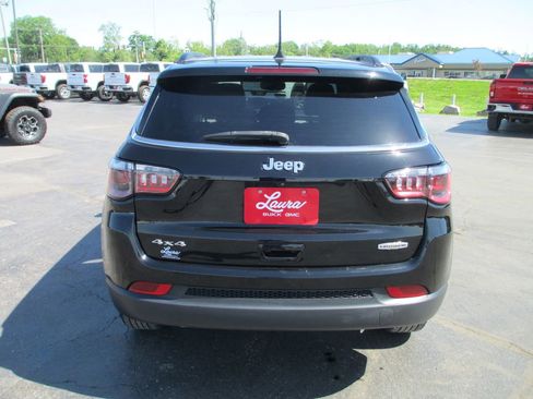 Used 2023 Jeep Compass Latitude AWD/4WD image 7