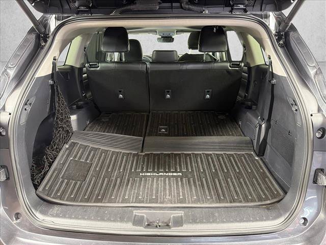 Used 2025 Toyota Highlander XLE AWD/4WD image 19