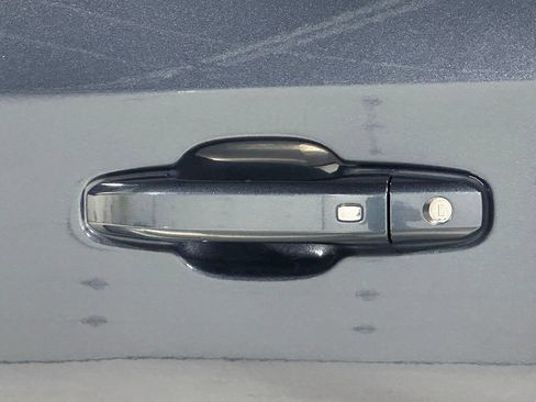 Used 2022 Chevrolet Silverado 1500 RST AWD/4WD image 18