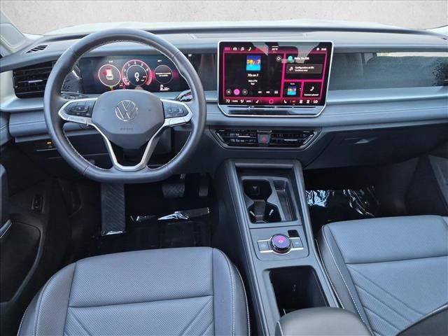 Used 2026 Volkswagen Tiguan SE FWD image 23