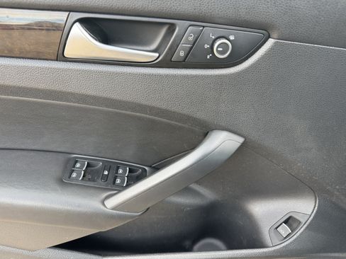Used 2014 Volkswagen Passat TDI SEL Premium image 9