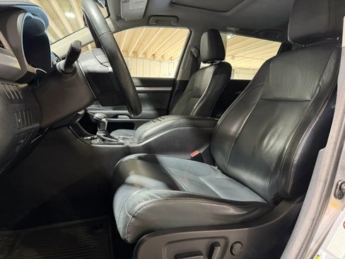 Used 2015 Toyota Highlander XLE AWD/4WD image 10