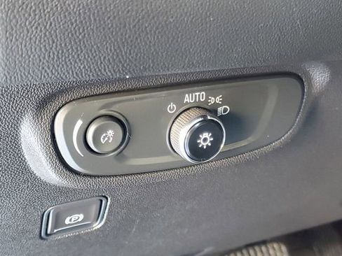 Used 2023 GMC Terrain SLE w/ Driver Convenience Package image 14