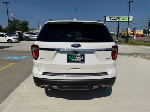 Used 2018 Ford Explorer XLT w/ Equipment Group 201A AWD/4WD image 11
