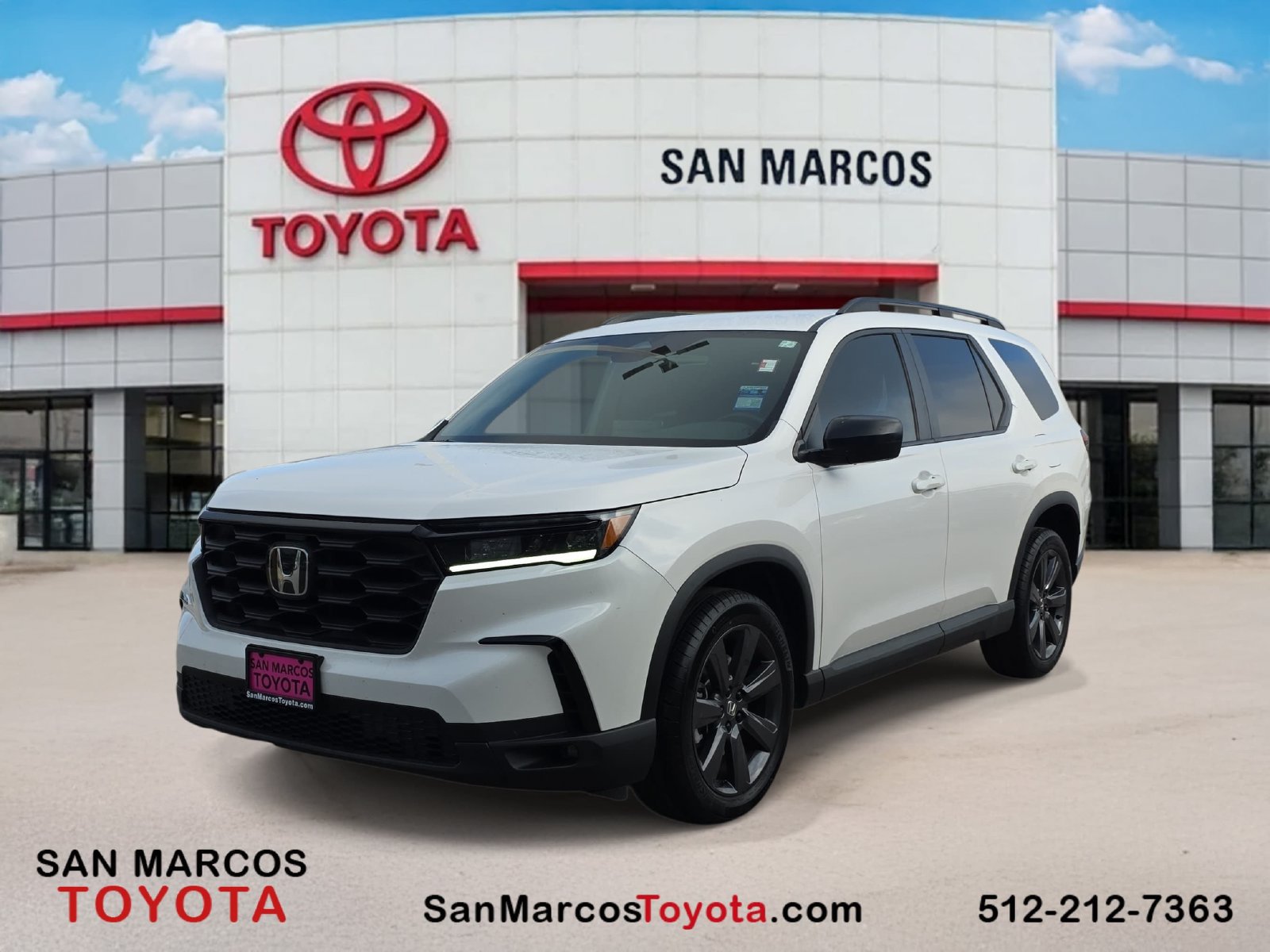 Used 2025 Honda Pilot Sport image 1