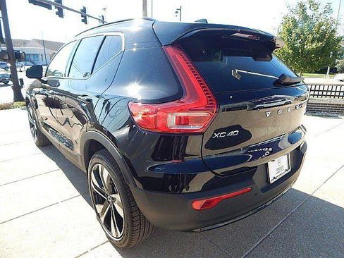 New 2026 Volvo XC40 B5 Ultra w/ Climate Package AWD/4WD image 9