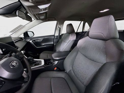 Certified 2023 Toyota RAV4 XLE FWD image 3