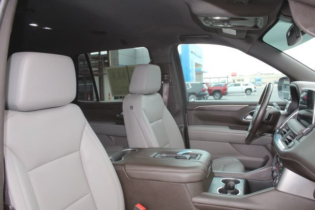 Used 2022 Chevrolet Tahoe LT w/ Luxury Package AWD/4WD image 17