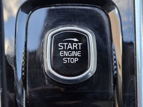 Used 2025 Volvo XC90 T8 Ultra w/ Protection Package Premier image 21