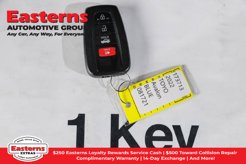 Used 2022 Toyota Avalon XLE w/ Moonroof Package FWD image 27
