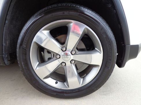 Used 2014 Jeep Grand Cherokee Limited AWD/4WD image 9