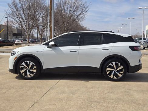 Used 2024 Volkswagen ID.4 Pro image 4