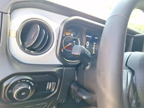 Used 2024 Jeep Wrangler Unlimited Sport AWD/4WD image 19
