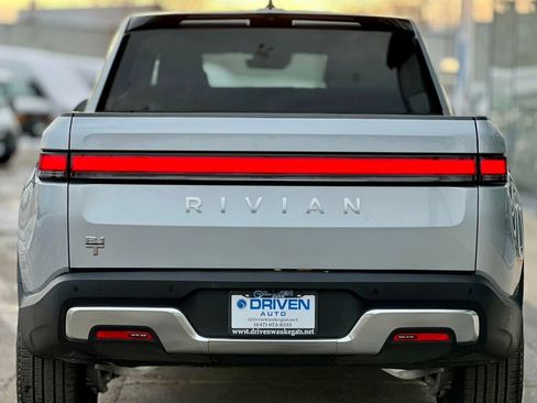 Used 2024 Rivian R1T Adventure image 4