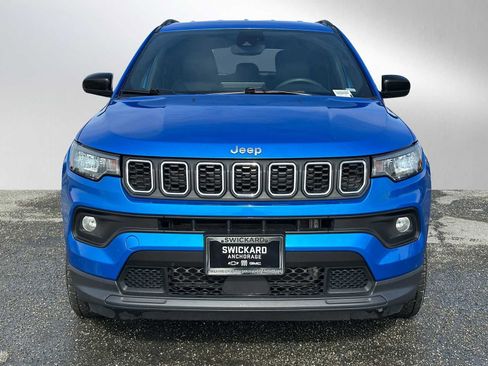 Used 2024 Jeep Compass Latitude AWD/4WD image 8