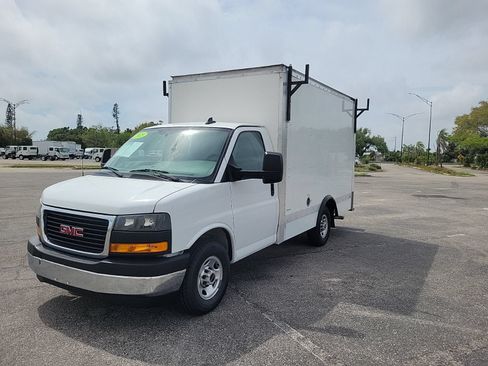 Used 2023 GMC Savana 3500 w/ Power Convenience Package RWD image 2