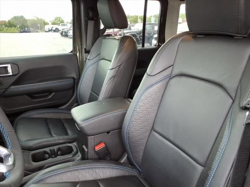 Used 2024 Jeep Wrangler High Altitude AWD/4WD image 9