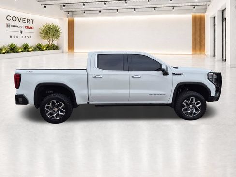Used 2026 GMC Sierra 1500 SLT AWD/4WD image 15