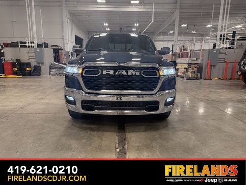 New 2026 RAM 1500 4x4 Crew Cab image 7