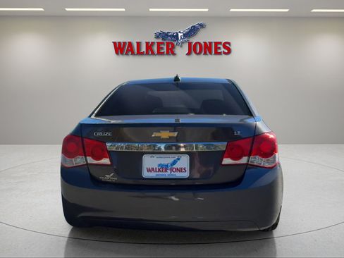 Used 2015 Chevrolet Cruze LT image 4