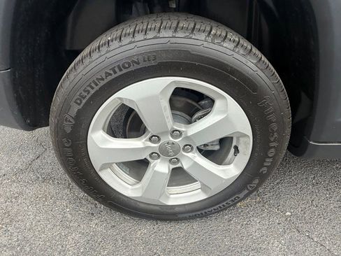 Used 2019 Jeep Compass Latitude AWD/4WD image 10