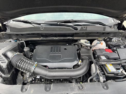 Used 2025 Chevrolet Blazer LT FWD image 33