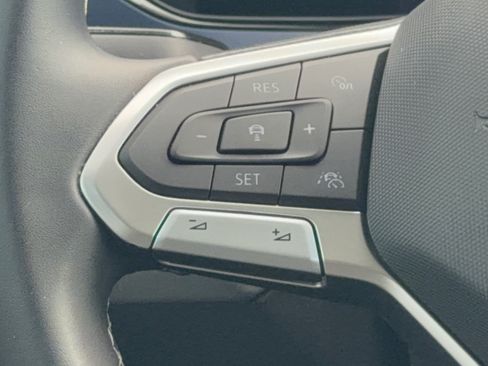 Certified 2023 Volkswagen Taos SE w/ Panoramic Sunroof Package FWD image 18