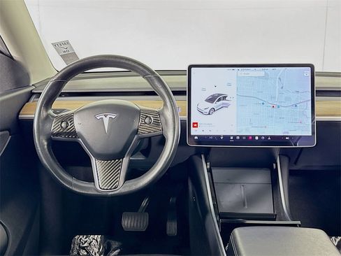 Used 2021 Tesla Model Y Standard Range image 13