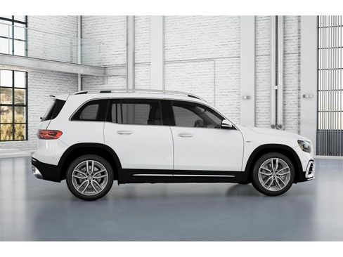 New 2025 Mercedes-Benz GLB 35 AMG 4MATIC image 17