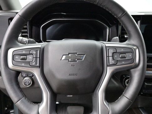 Used 2025 Chevrolet Silverado 1500 LT Trail Boss w/ Convenience Package II AWD/4WD image 17