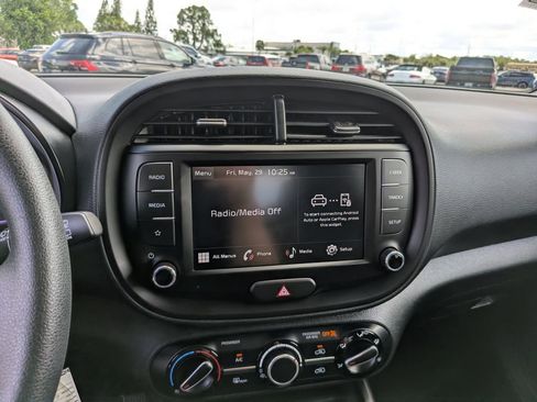 Certified 2025 Kia Soul LX FWD image 22