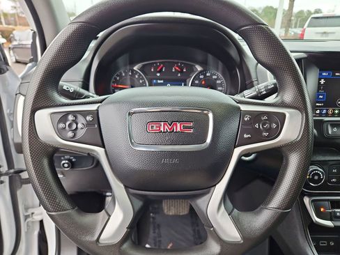 Used 2024 GMC Terrain SLE image 10