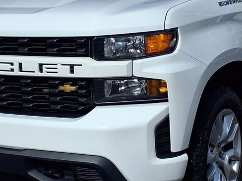 Used 2020 Chevrolet Silverado 1500 Custom w/ Custom Value Package image 25