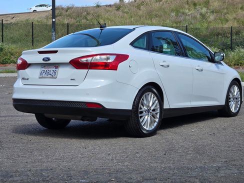 Used 2012 Ford Focus SEL image 17