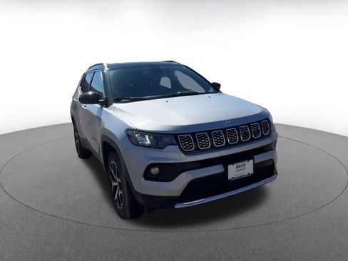 Used 2025 Jeep Compass Limited image 3