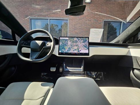 Used 2024 Tesla Model S Plaid AWD/4WD image 40
