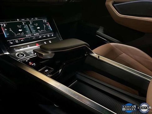 Used 2022 Audi e-tron Premium Plus w/ Premium Plus Package image 60