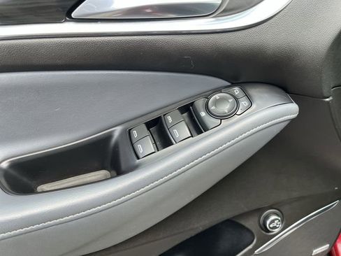 Used 2021 Buick Enclave Essence w/ Sound and Sites Package AWD/4WD image 17