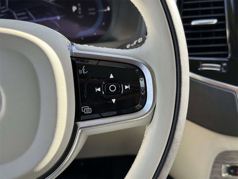 Used 2024 Volvo XC90 T8 Plus image 10