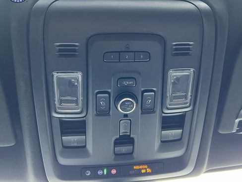 Used 2022 GMC Yukon Denali image 19